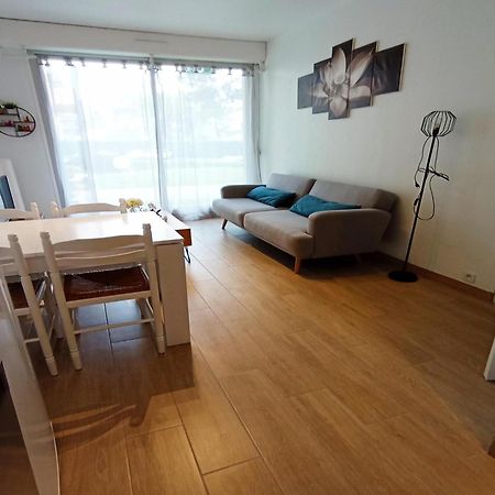 Simplistic Holiday Home In Grandcamp With Garden エクステリア 写真