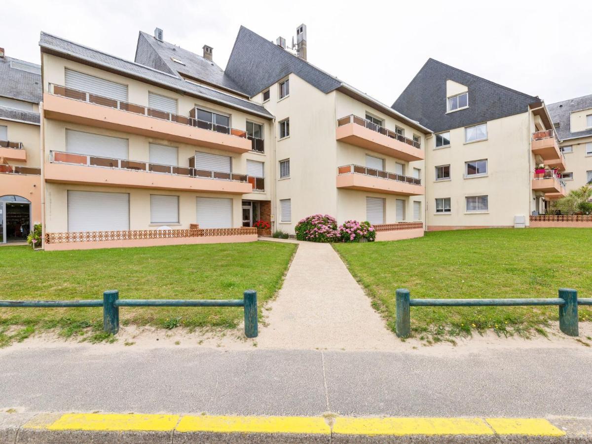 Simplistic Holiday Home In Grandcamp With Garden エクステリア 写真
