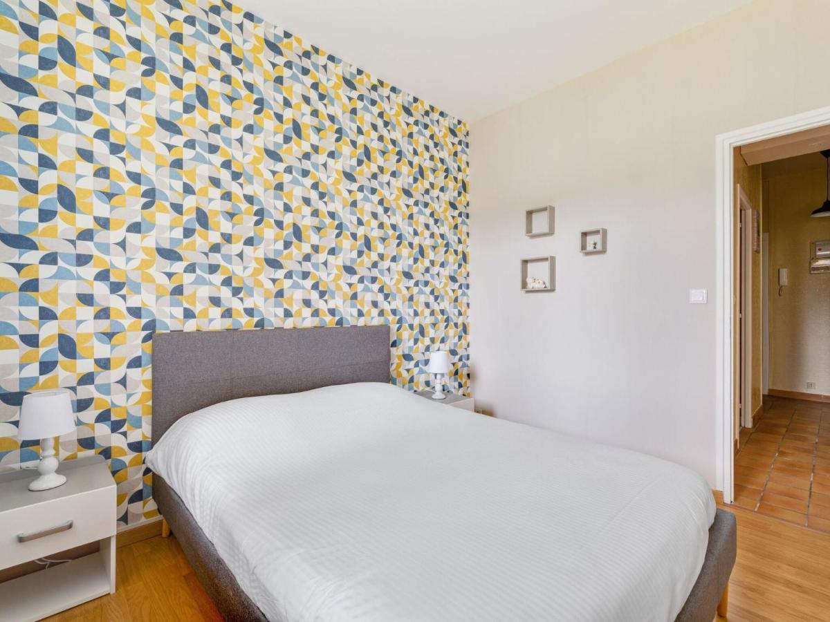 Simplistic Holiday Home In Grandcamp With Garden エクステリア 写真