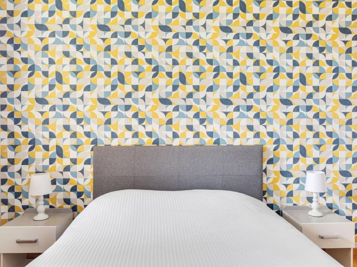 Simplistic Holiday Home In Grandcamp With Garden エクステリア 写真