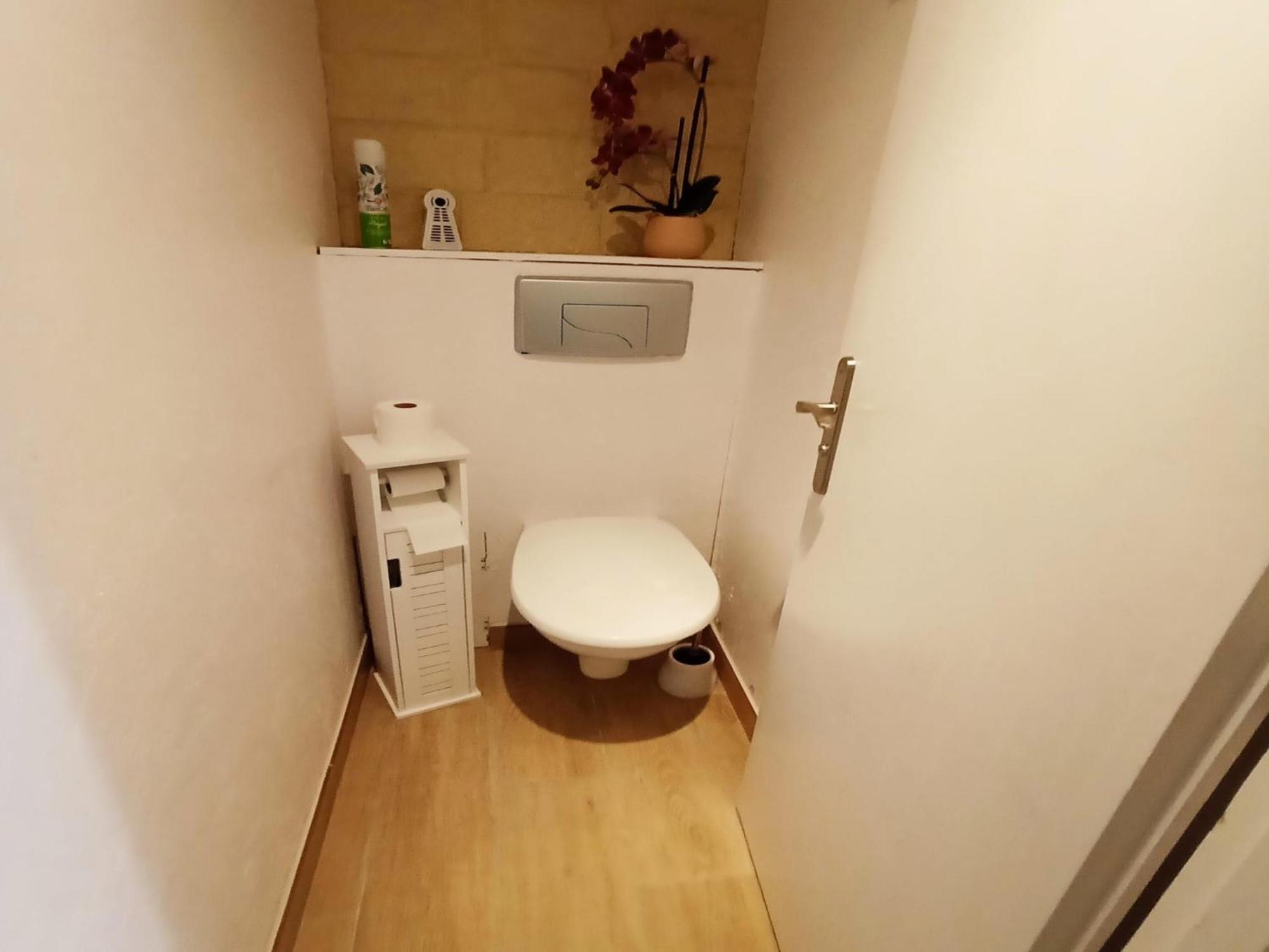 Simplistic Holiday Home In Grandcamp With Garden エクステリア 写真